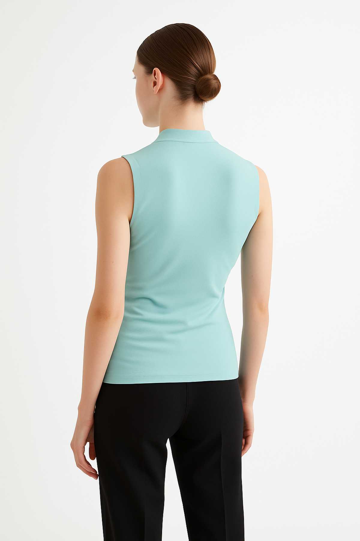 Conquista Μπλούζα Αμάνικη V-Λαιμόκοψη Άνετη Γραμμή Μονόχρωμη Καλοκαιρινή Βισκόζη Πράσινη C140-409-07