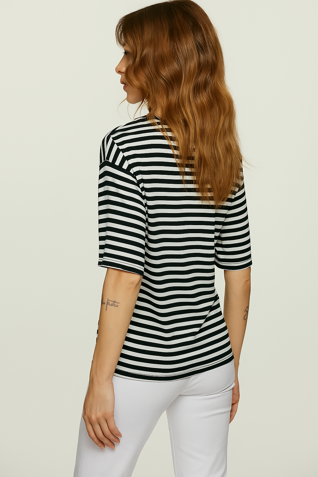 Conquista Μπλούζα Casual Στρογγυλή Λαιμόκοψη Ριγέ Jersey Μαύρη Λευκή C241-019-00