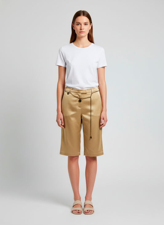 Tailored Bermuda Shorts in Gold Beige – Elegant Structure with Modern Detailing
