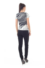 Load image into Gallery viewer, Round Neck Print Top Black