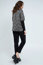 Load image into Gallery viewer, Sleeve Detail Print Top