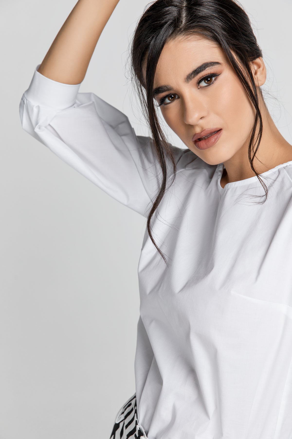 Conquista Μπλούζα Casual Μακρυμάνικη Στρογγυλή Λαιμόκοψη Μονόχρωμη Λευκή C191-151-01