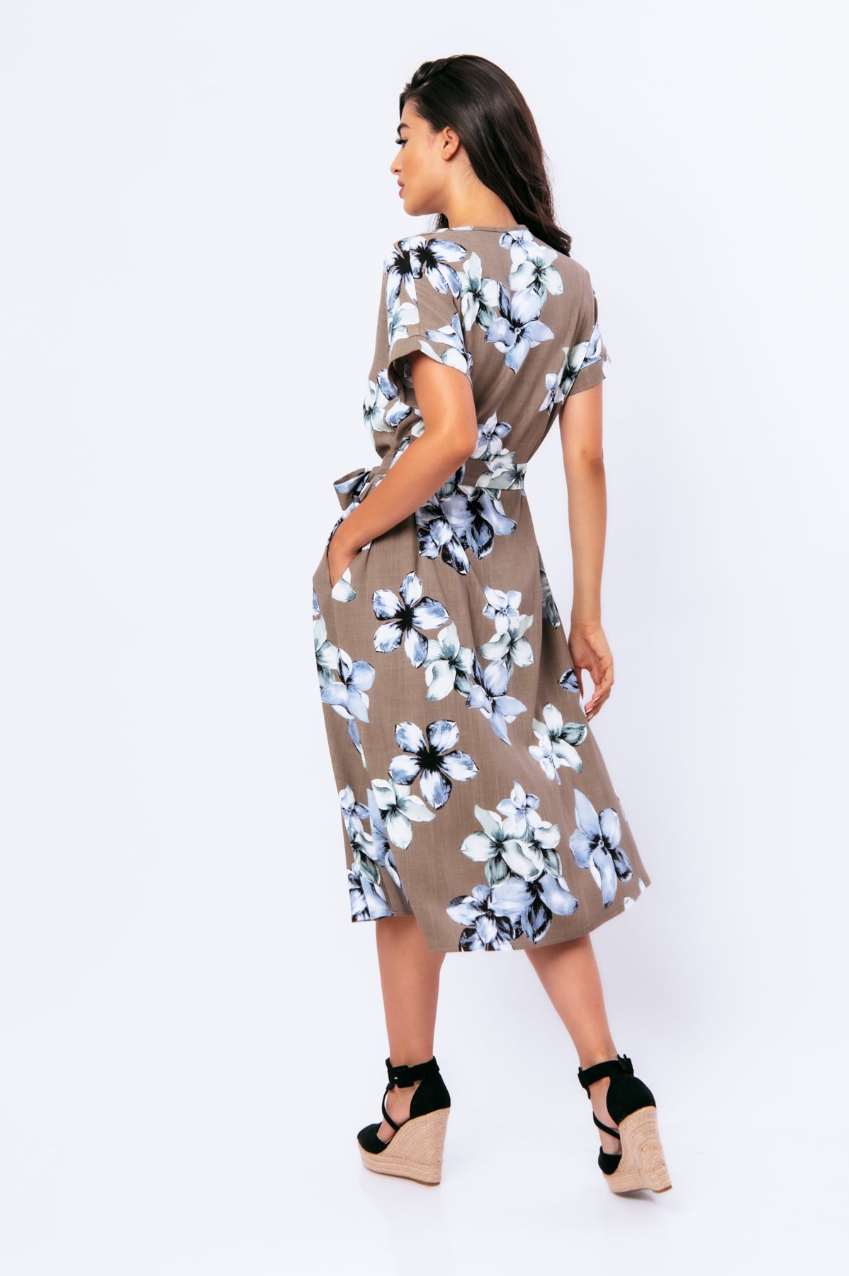 Conquista Φόρεμα Midi Casual V-Λαιμόκοψη Με Ζώνη Floral Μπεζ C221-086-51