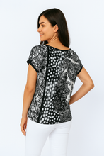 Load image into Gallery viewer, Black and White Print Egg-Shaped Jersey Top – Viscose Blend