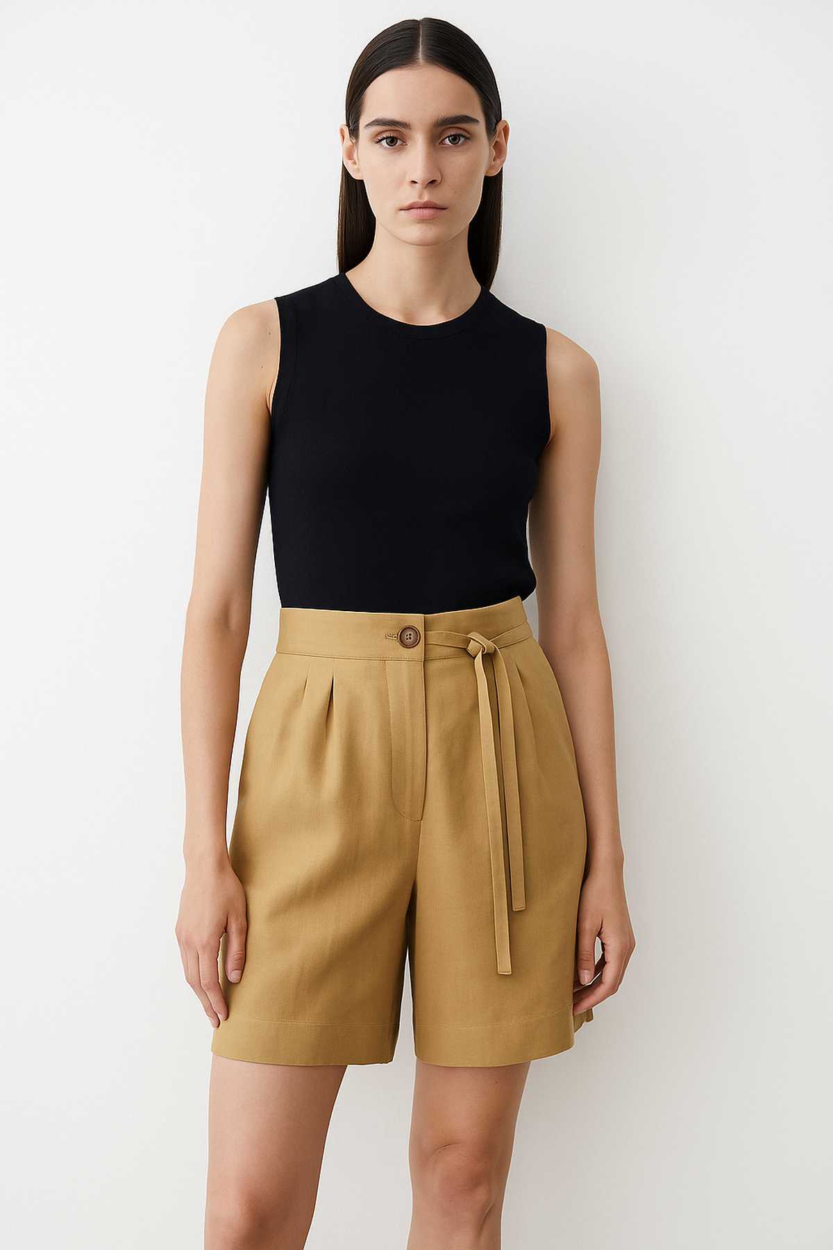 Conquista Σορτς Casual Με Ζώνη Πιέτες Μονόχρωμο Μπεζ C241-303-96