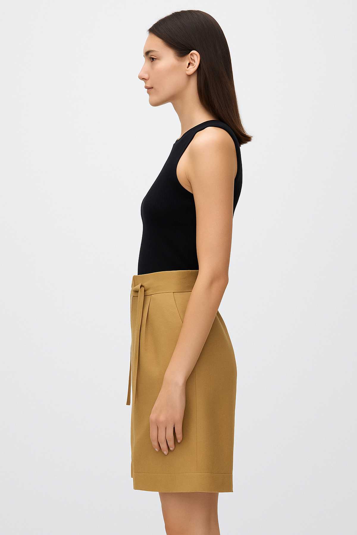 Conquista Σορτς Casual Με Ζώνη Πιέτες Μονόχρωμο Μπεζ C241-303-96