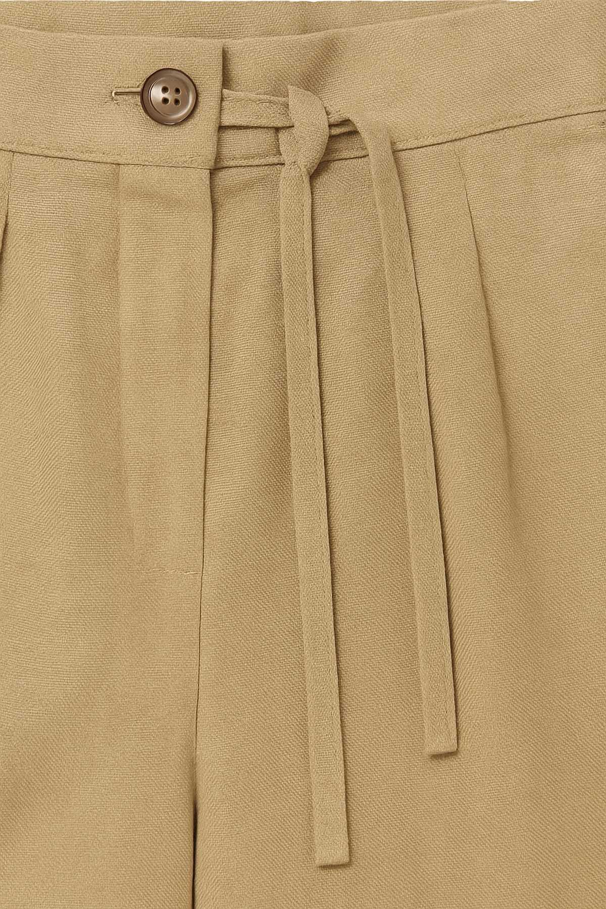 Conquista Σορτς Casual Με Ζώνη Πιέτες Μονόχρωμο Μπεζ C241-303-96