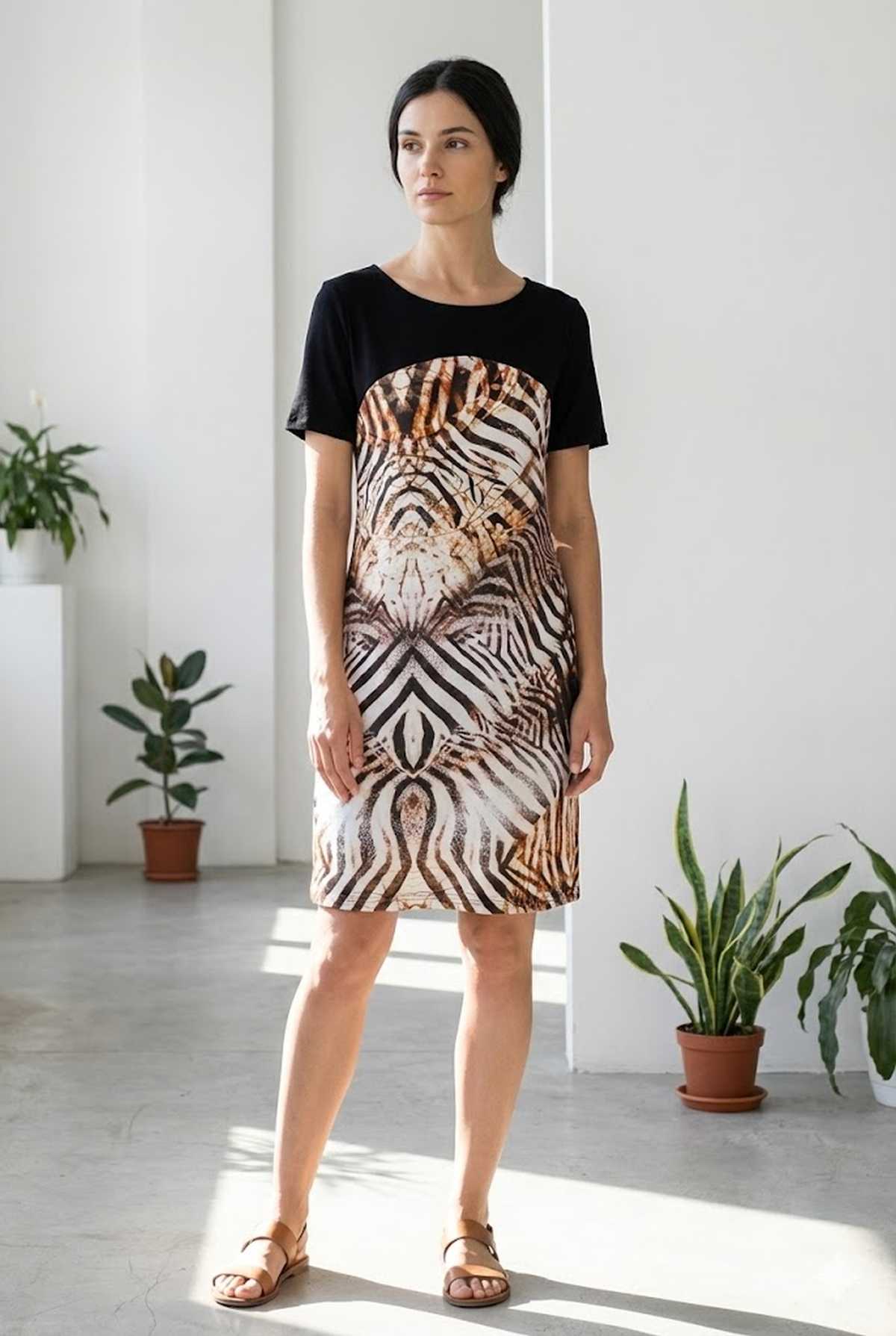 Μοντέρνο φόρεμα Safari Shirt — Άνετο στυλ με έντονη καλλιτεχνική εκτύπωση