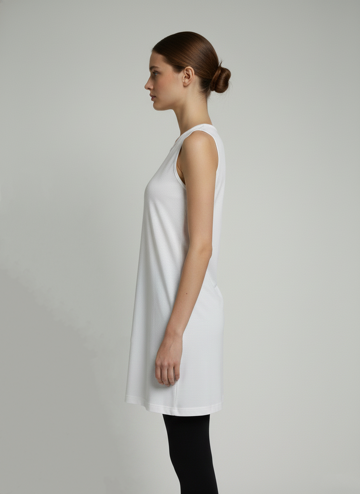 Μακρύ τοπ με V λαιμόκοψη χωρίς μανίκια – Clean Minimal Essential