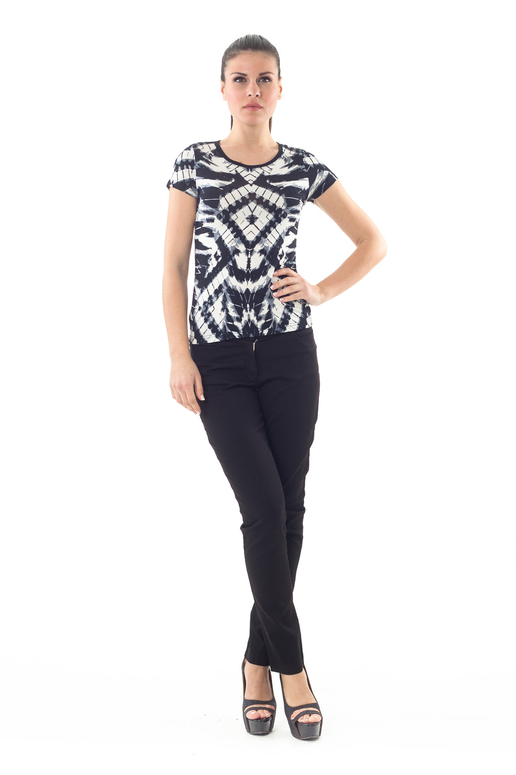 Geometric Print Fitted Tee with Cap Sleeves