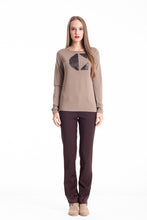Load image into Gallery viewer, C&#39; Logo Long Sleeve Top camel