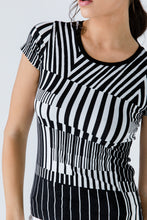 Load image into Gallery viewer, Short Sleeve Black and White Top