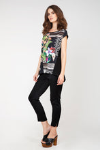 Load image into Gallery viewer, Sleeveless Print Top Conquista