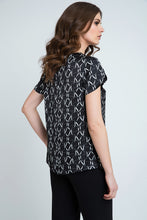Load image into Gallery viewer, Short Sleeve Black and White Print Top