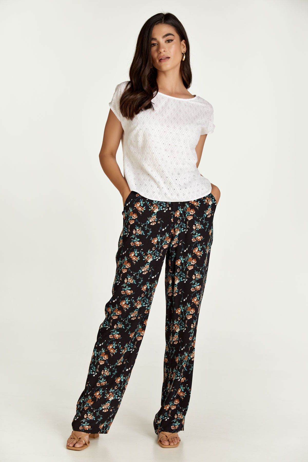 Conquista Παντελόνι Longline Casual Με Λάστιχο και Ζώνη Εμπριμέ Floral Μαύρο C211-237-00
