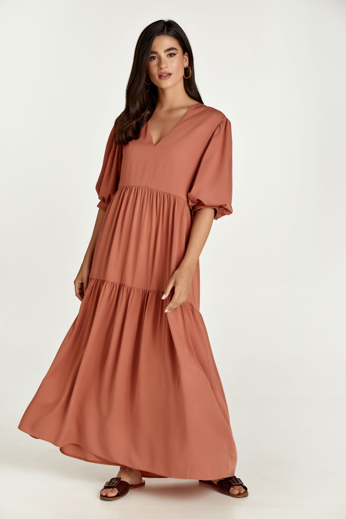 Conquista Φόρεμα Maxi Casual V-Λαιμόκοψη Με Βολάν Μονόχρωμο Σομόν C211-450-75
