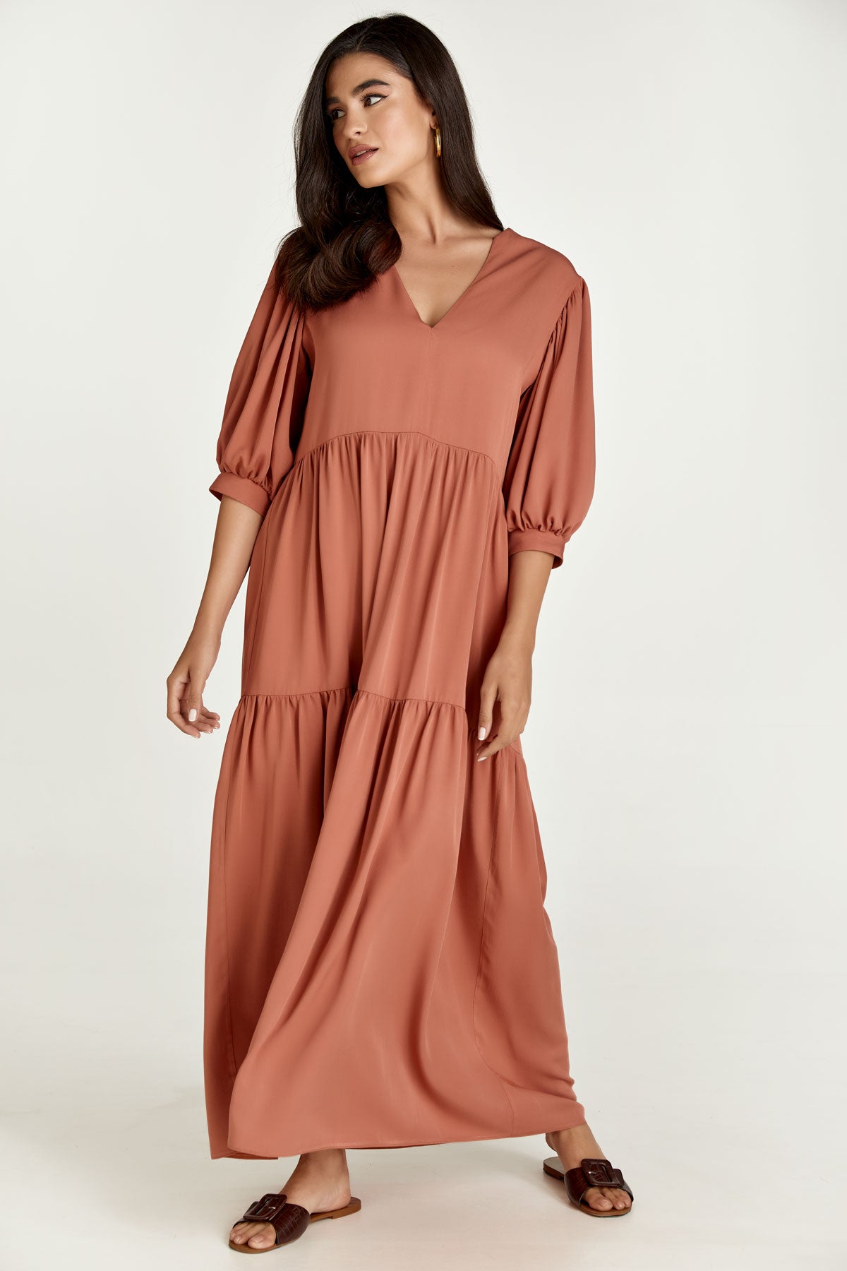 Conquista Φόρεμα Maxi Casual V-Λαιμόκοψη Με Βολάν Μονόχρωμο Σομόν C211-450-75