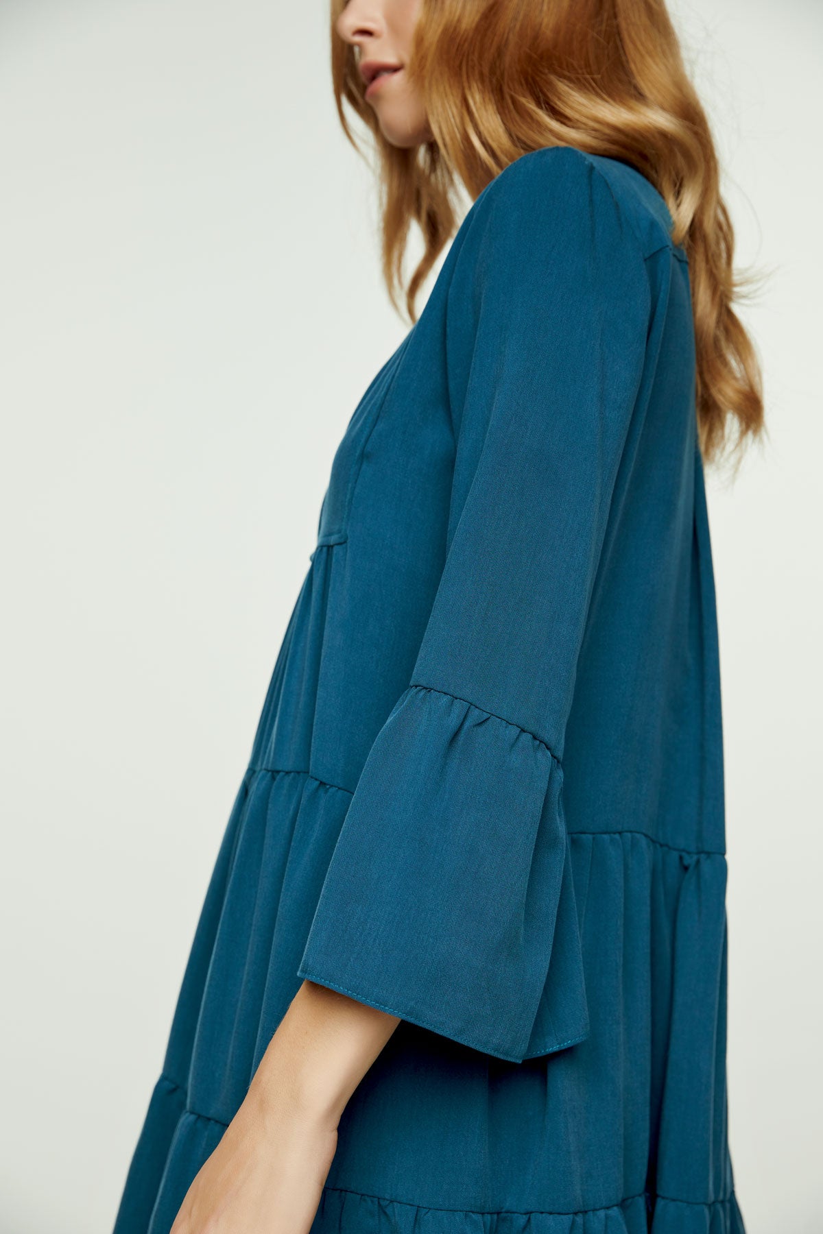 Σκούρο πετρόλ φόρεμα με σούρες και ραφές Tencel